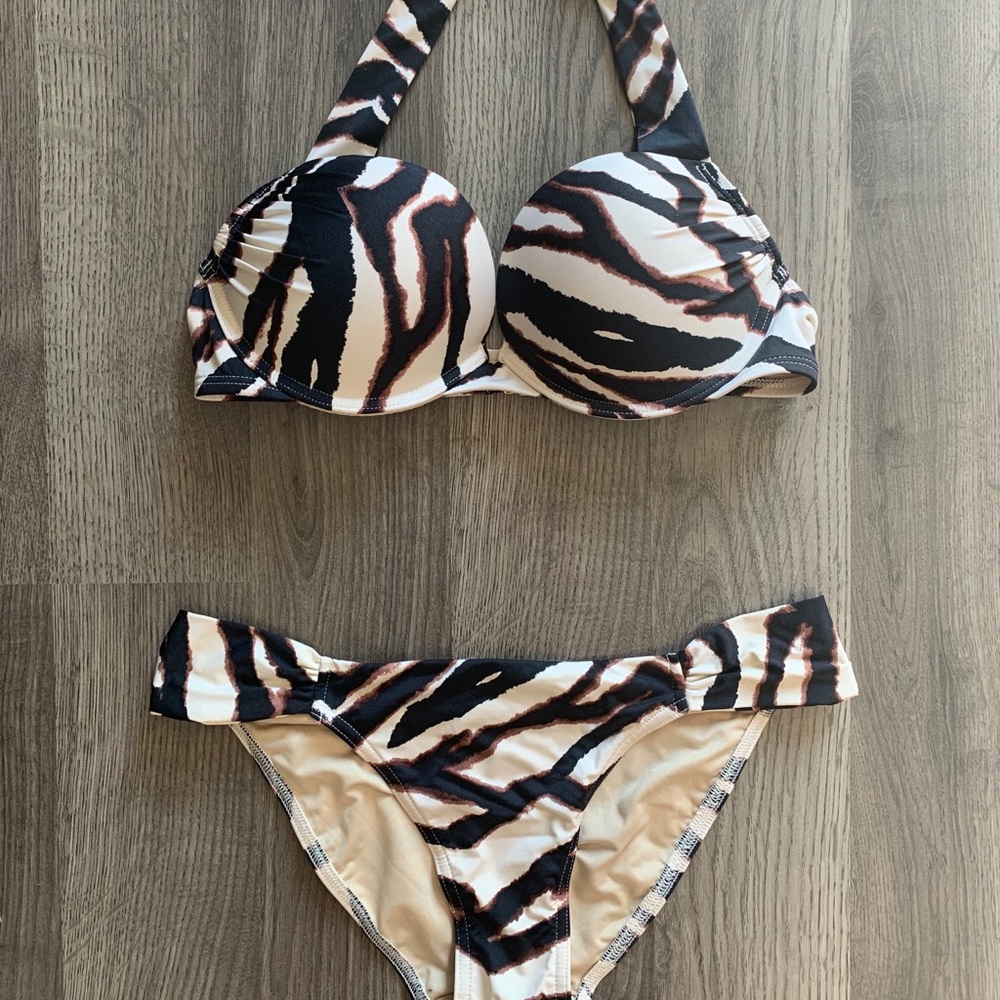32B Bombshell S bottoms zebra tiger